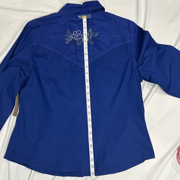 Western Floral Embroidered Country Button-Down Shirt in Blue-  Cowgirl- NWT - Picture 6 of 13